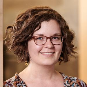 Erika Arnold headshot
